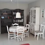 Piso Junto A Puerto Deportivo Y Playa