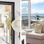 Cp - Modern Beachside Apartment In Estepona