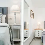 Cp - Modern Beachside Apartment In Estepona