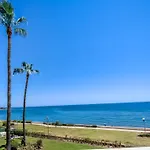 Beach-Line Apartment With 3 Bedrooms In Estepona