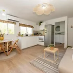 Apartamento De Dos Dormitorios En Casco Historico
