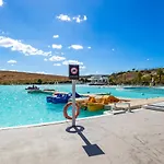 Stunning Blue Lagoon Apartment In Estepona By Costarentals - M12