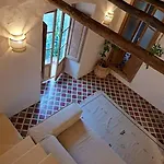 Love Nest - Heart Of Old Town