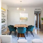 Luxuary Beachside 3Br Apartment !