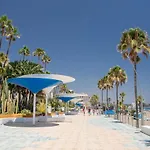 Aparment Neptuno- Located On The Promenade A Few Metres From The Beach.
