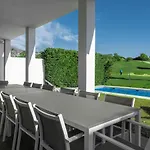 2301 - Luxury Villa With Private Pool