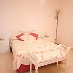 Aparment Neptuno- Located On The Promenade A Few Metres From The Beach.