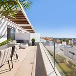 Lm352B- Spacious Family Penthouse With Sea View
