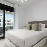 Figaro Terrace And Pool Apartament