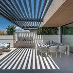 Luxury Front Line Beach Apartment