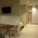 Chacon Apartments & Suites
