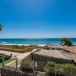 Edge Luxury Beachfront 3Br, 3 Pools, Spa, Gym