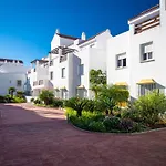 2060-Newly Furnished 2 Bedrooms Apt With Golf