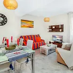2060-Newly Furnished 2 Bedrooms Apt With Golf