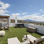 Luxe Penthouse In Golf Paradijs