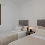 Serene 3-Bedroom With Sea And Sunset Views