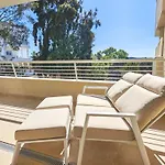 Two Bedroom Apartment In Sunny Golf, Estepona