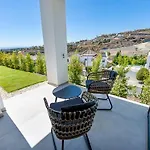 Luxury Holiday Villa With Heated Pool Open Sea Views
