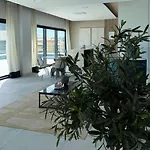 Oasis 325 2Nd Floor With Sea- And Mountain View