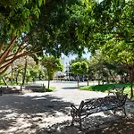 Stylish 2Br In Estepona, Walk To Beach & Old Town