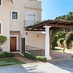 Townhouse In Paraiso