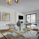 Stylish Estepona Hills Apartment With Lovely Views