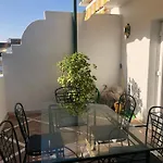1404: 2 Bed Penthouse Apt In El Presidente