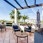 Sunset Golf Resort - With Pool And Parking