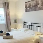 Cozy Retreat In Estepona Port