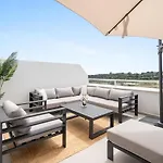 Amazing 3 Bedroom Penthouse Great Views Rdr482