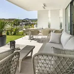 Fabuloso Apartamento Con Jardin Privado Y Jacuzzi