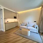 Luxury One Bed Apartment & Pool