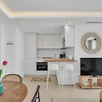 La Viu - Luxury Beachfront Apartment