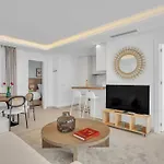 La Viu - Luxury Beachfront Apartment