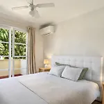 Stylish Apartment With Pool