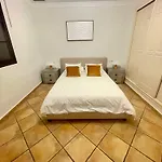 Elegant Suite Near Sea And Port Banus