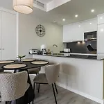 Le2E- Modern New-Build Flat Near The Beach