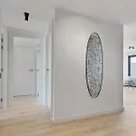 One 80 Within Walking Distance To The Sea
