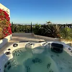 Luxurious Penthouse With Spectacular Panoramic Views