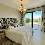 Luxurious Penthouse With Spectacular Panoramic Views