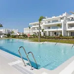 Stylish 2 Bedroom Apartment In Alcazaba Lagoon