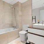 Oasis 325 Hideaway Luxe Garden Apartment
