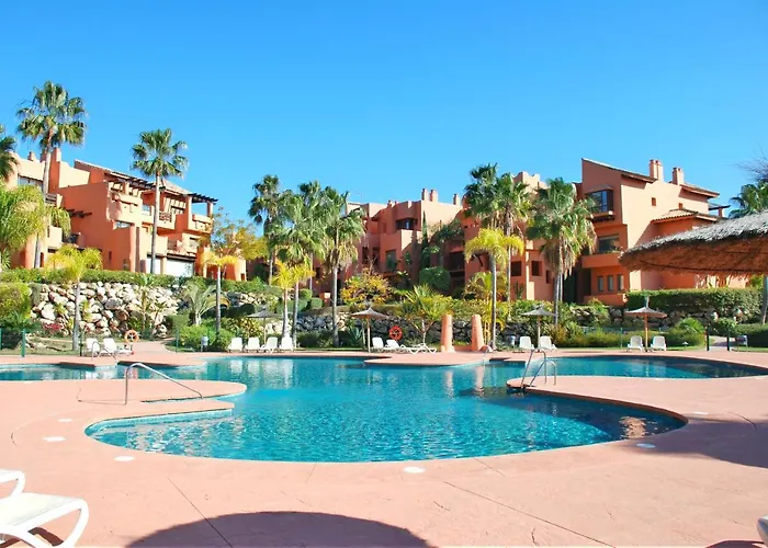 Excellent Holiday Apartment With Pool View