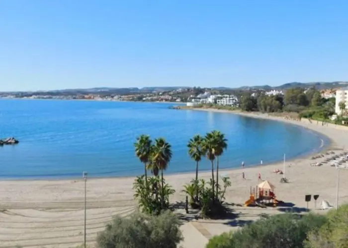Estepona Port Beachside Apartment - Marina Bay