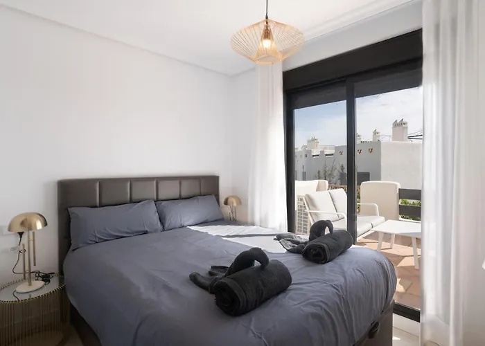 Luxe Apartment With Sea View