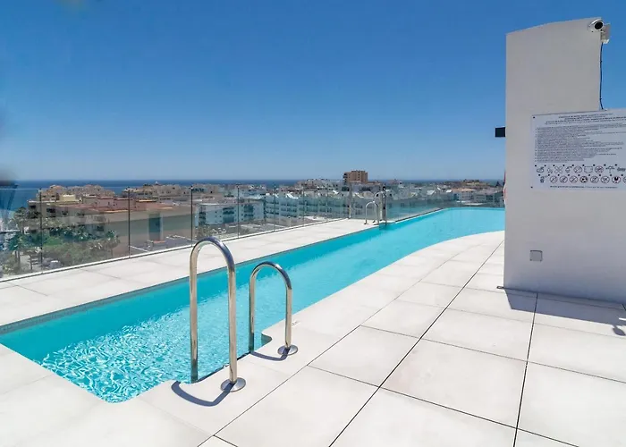 Inf32L- Modern City Apartment, Families Only