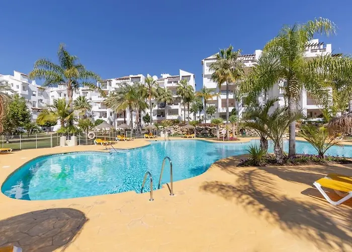 Luxuary Beachside 3Br Apartment !