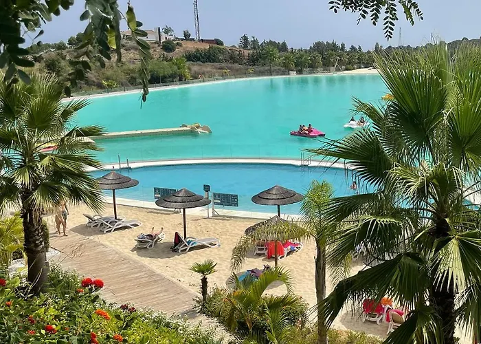 Stunning Modern 2 Bedroom Apartment - Alcazaba Lag