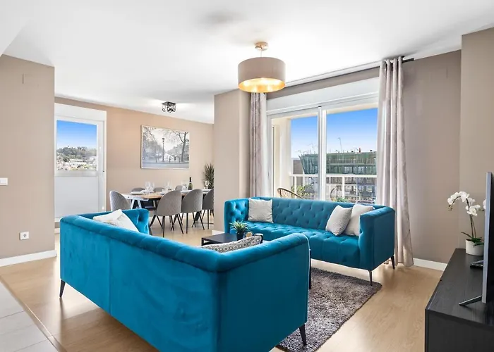 Luxury New Apartment City Center Estepona - Private Parking