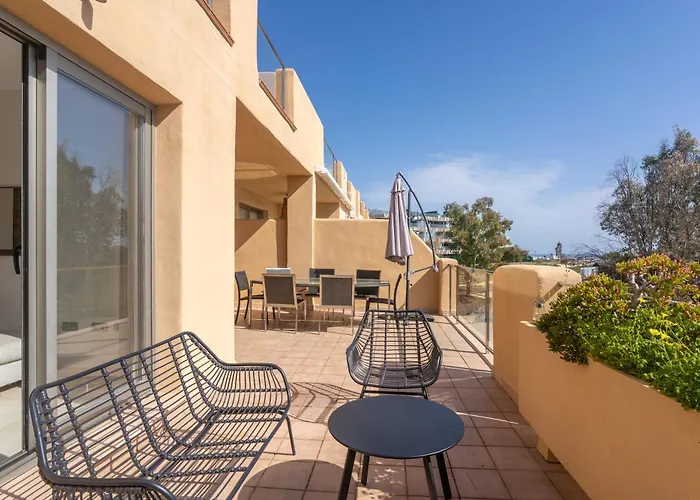 Apartment In Estepona With Sea View